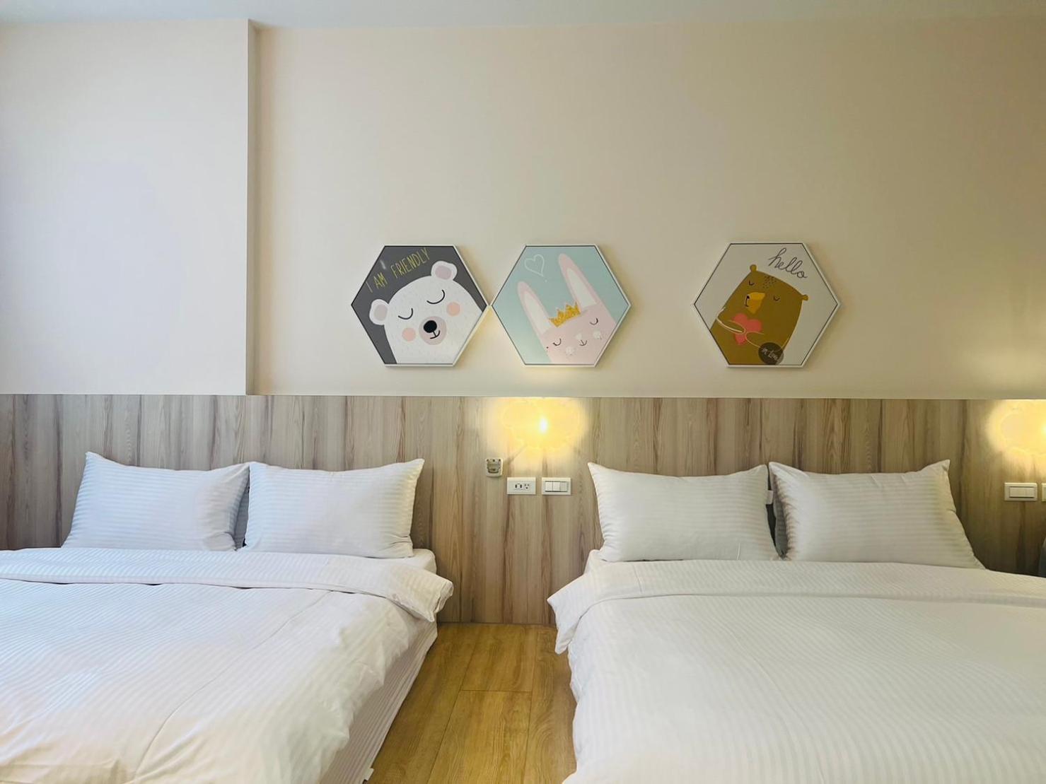 Canal Walk Inn Tainan Buitenkant foto