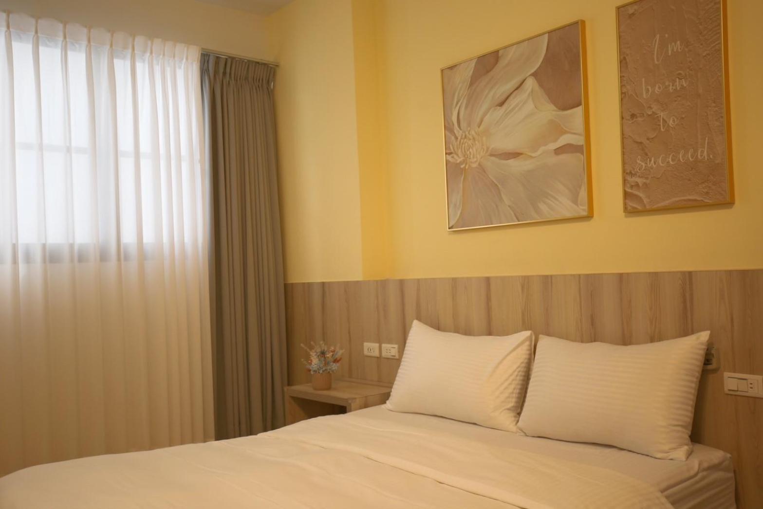 Canal Walk Inn Tainan Buitenkant foto