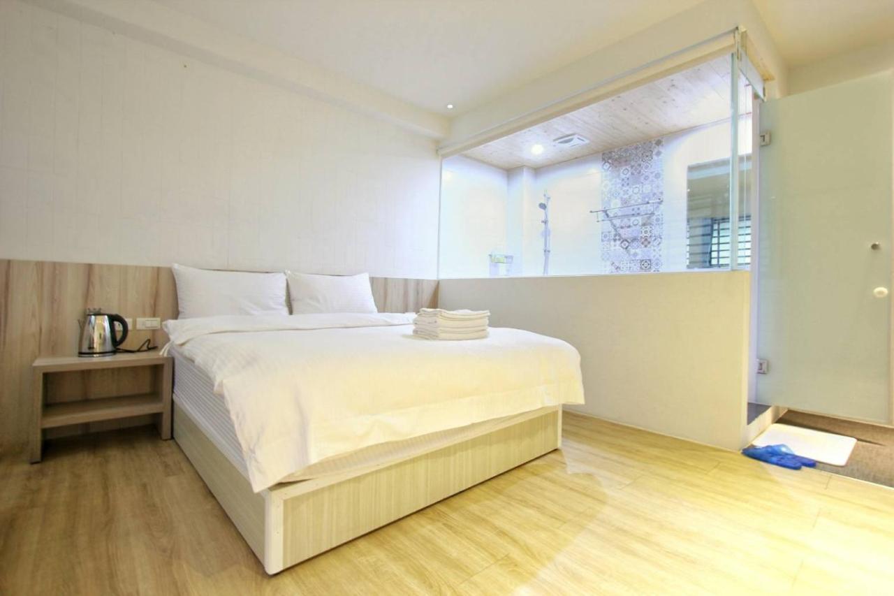 Canal Walk Inn Tainan Buitenkant foto